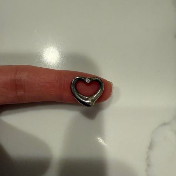 TIFFANY & CO.
Diamond Open Heart Pendant only - Picture 4 of 4